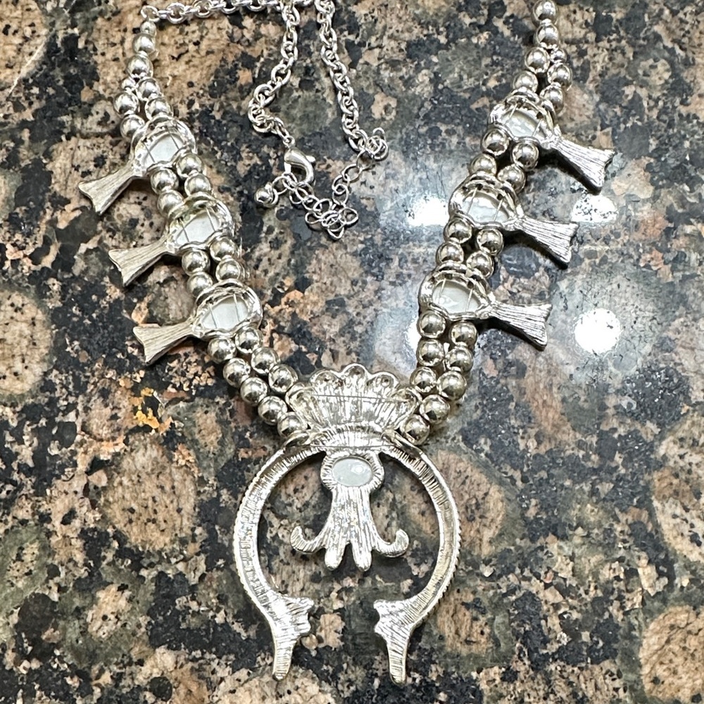 Boho Silver Tone Opal Look Necklace and Earrings Costume Jewelry Silver & White - Picture 8 of 11